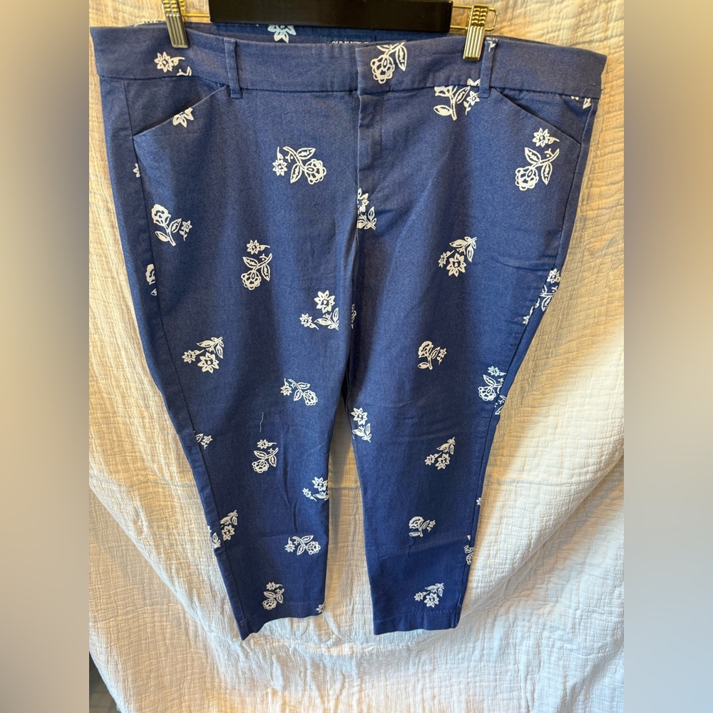 Blue Floral Pixie Pant